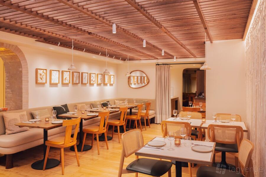 Entire Restaurant Entire Restaurant
