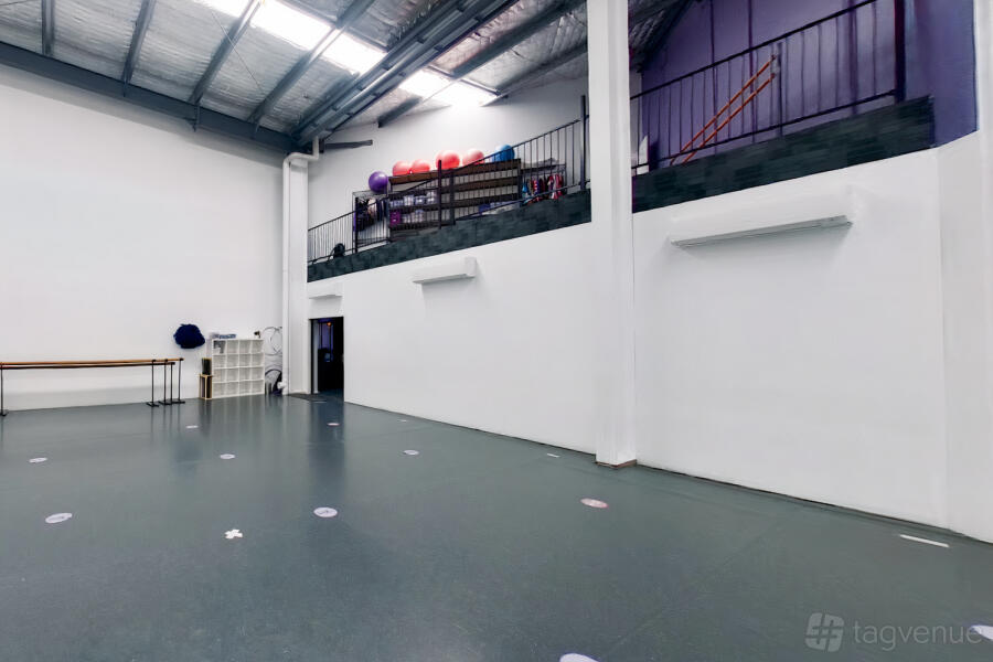 Studio 1 Studio 1
