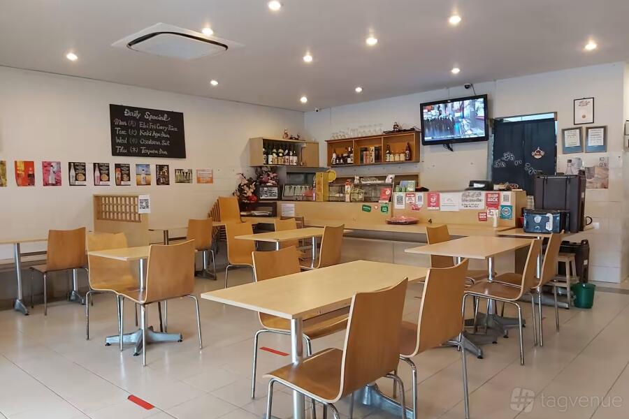 Main Dining Main Dining
