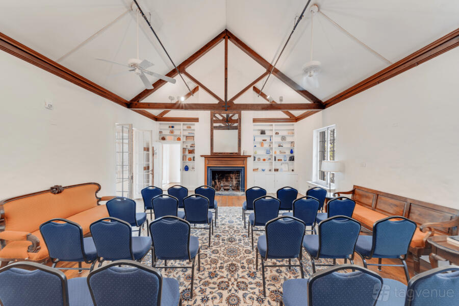Quaker House Living Room at Friends Meeting of Washington