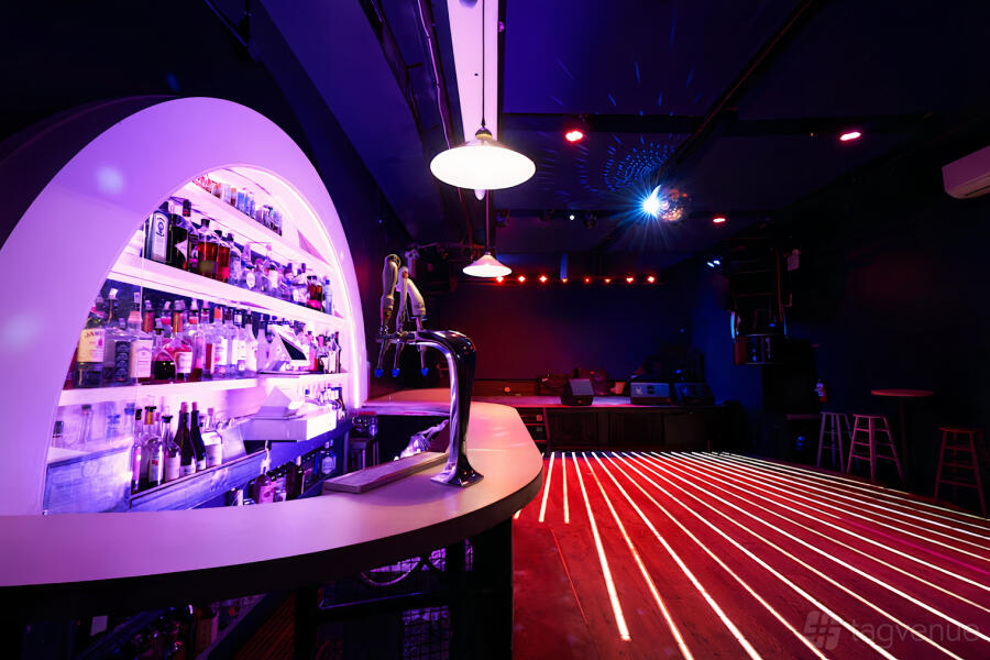 Live Room at Pianos