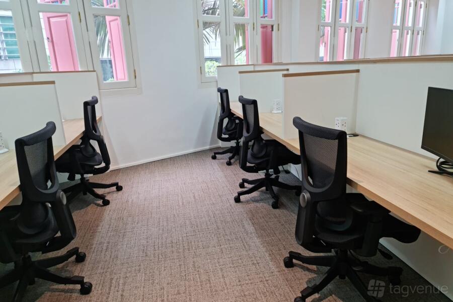 Hot Desks Hot Desks