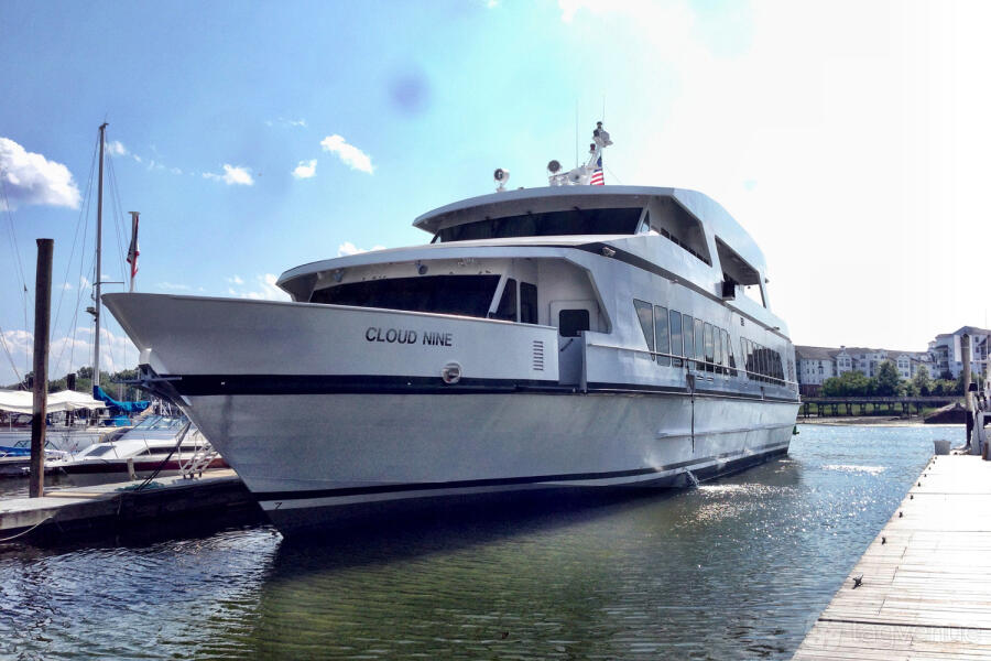 Cloud 9 IV at Del Rio Yacht Charter