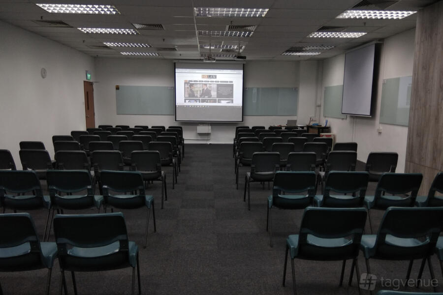 First Class Room #05-20 at