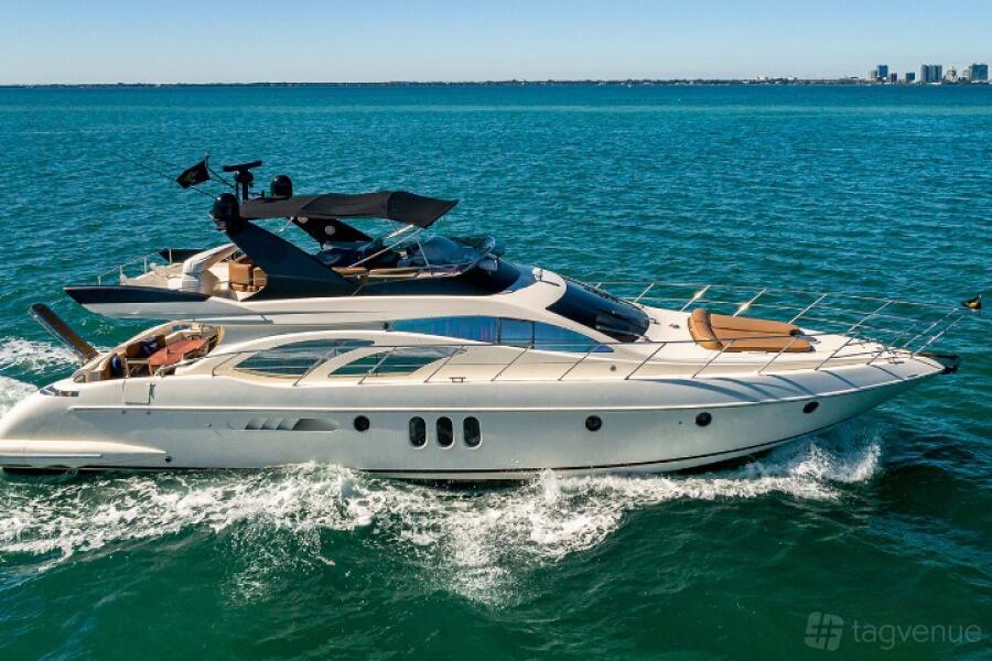 62' UNIQ AZIMUT YACHT at