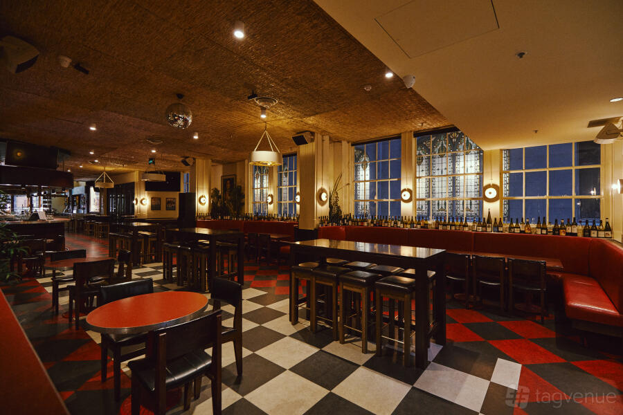 Queens Lounge at