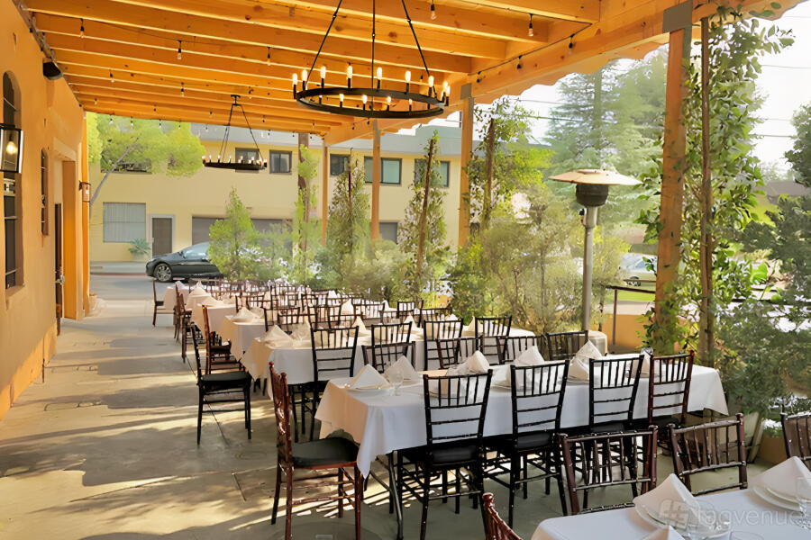 Patio at Pinocchio's Pizza