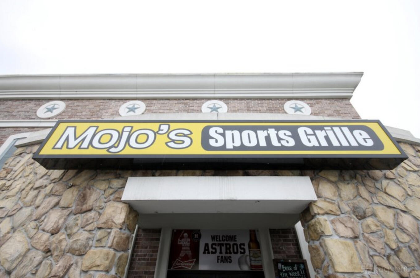 Mojo Sign Mojo's Sports Grille Venue Rental in Houston, TX | Photos & Prices