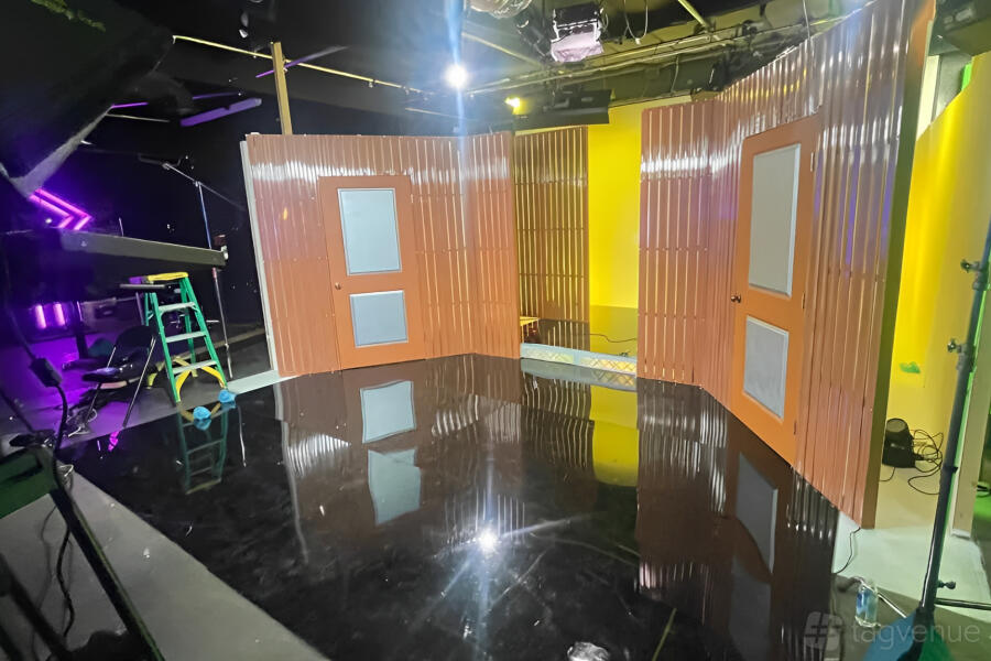 Set Show Location Talk Show Set - Super Creative - Event Venue Rental - Tagvenue.com