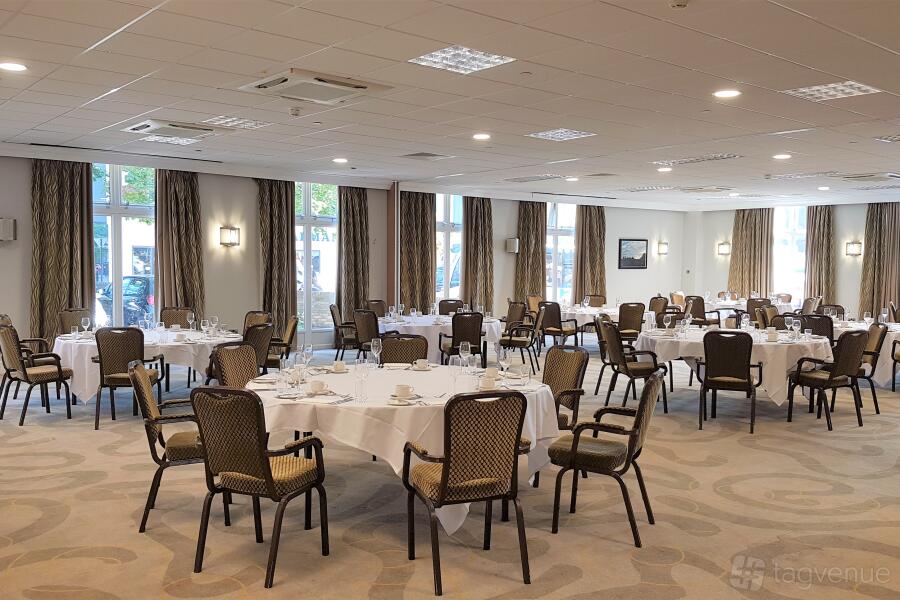 Kenilworth-Warwick Suite Kenilworth-Warwick Suite