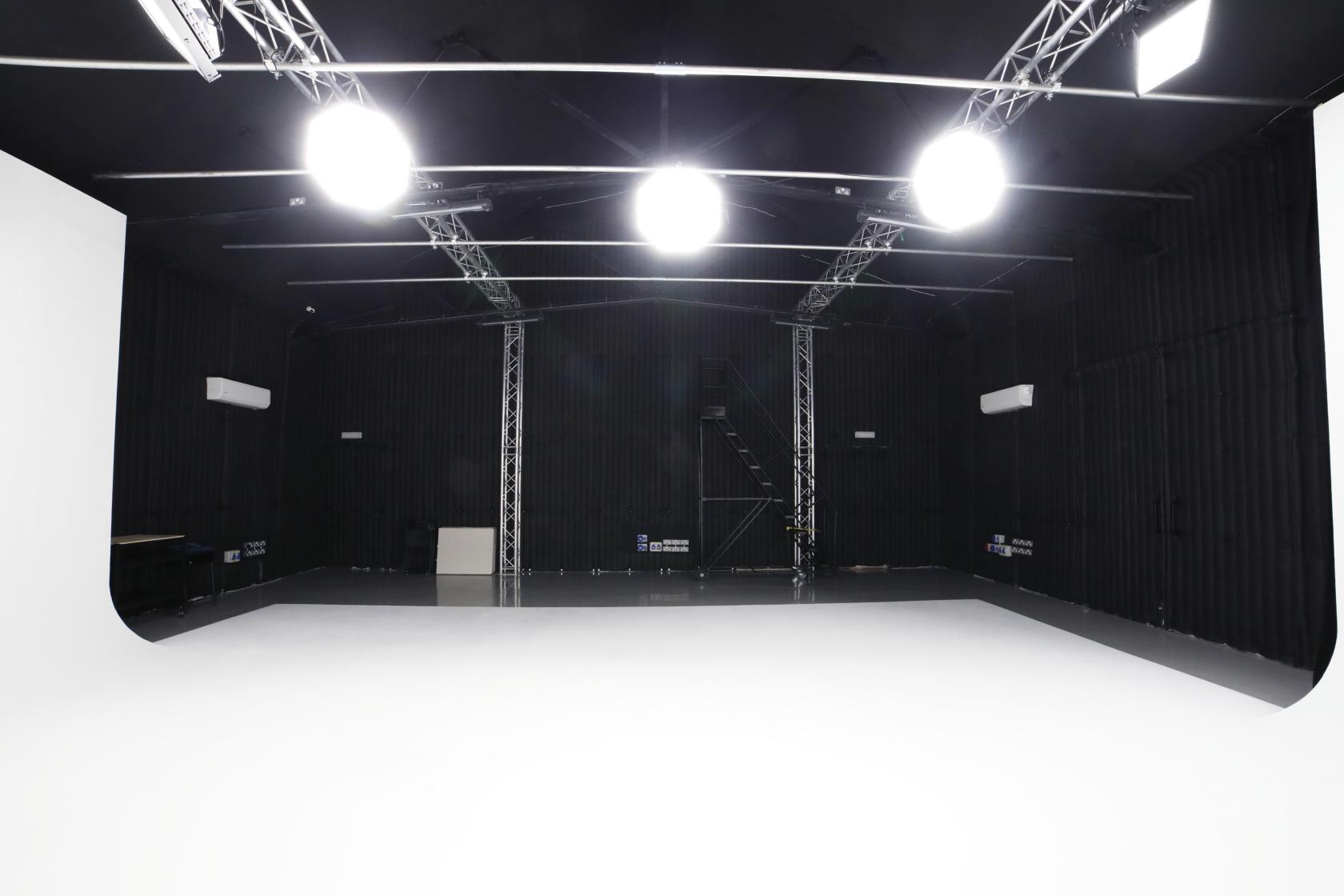 Sound Stage - Sound Stage with Infinity Cove - Event Venue Hire ...