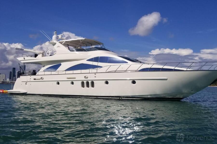 80' UNIQ AZIMUT YACHT at