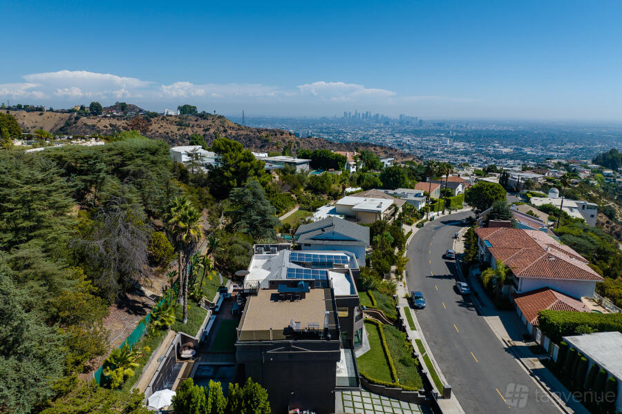 Modern Luxury Home Hidden in Hollywood Hills Venue Rental in Los ...