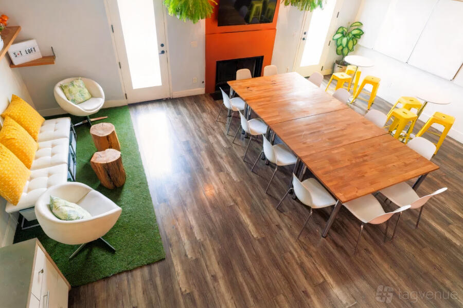 SaMo Bright/Spacious Mtg Loft SaMo Bright/Spacious Mtg Loft