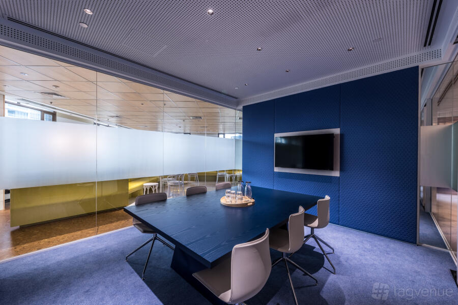 6 Pax Meeting Room at