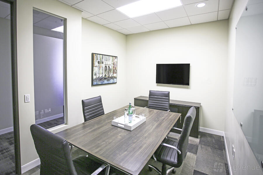 4 Person Meeting Room at