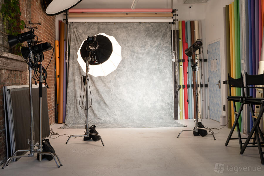 Natural Light Photo Studio Natural Light Photo Studio