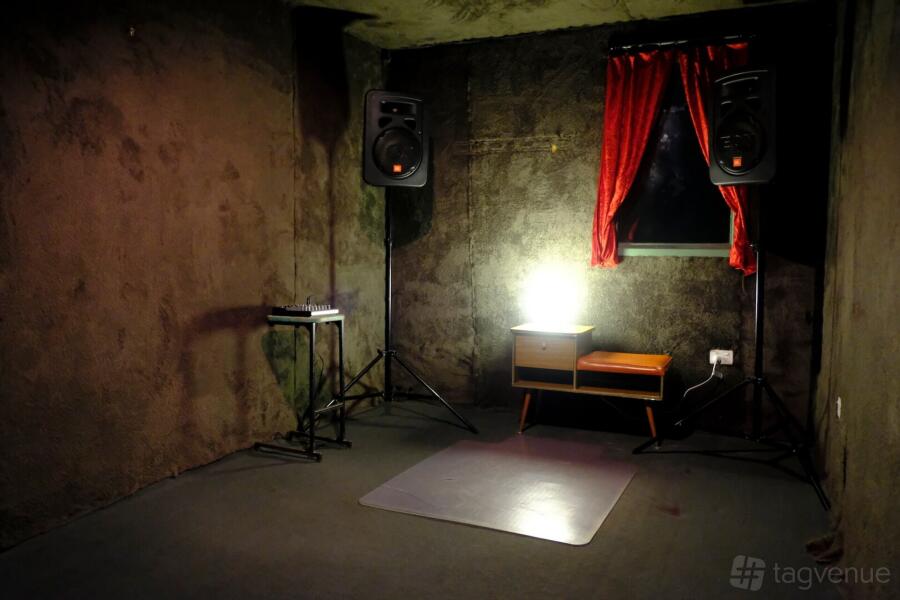 Small Room Small Room