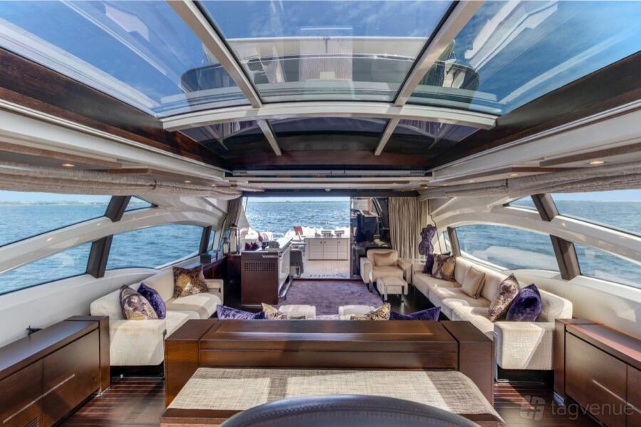 Azimut 103 at