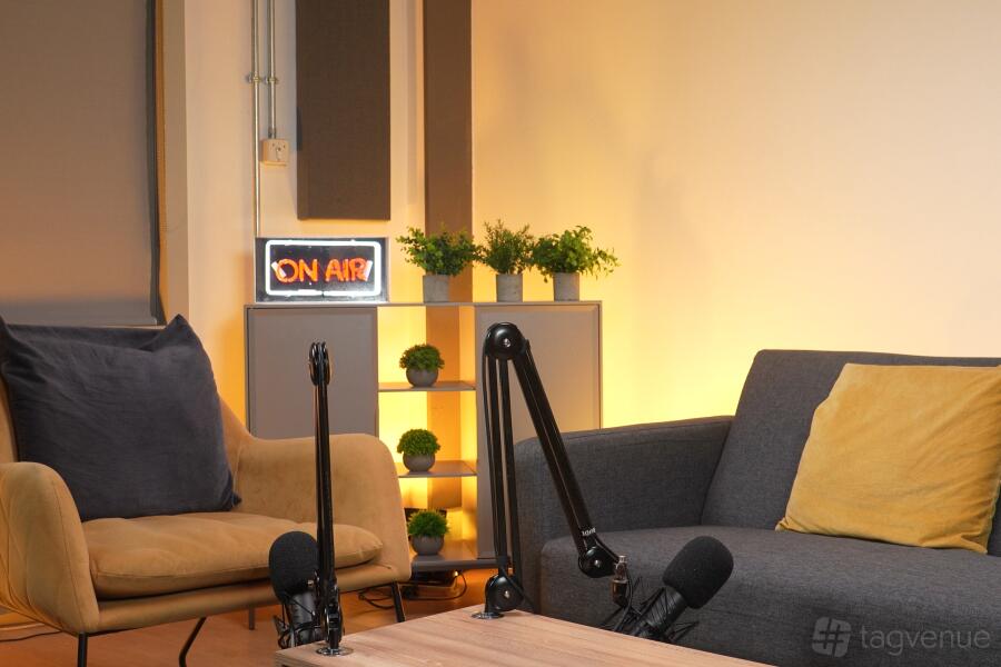 Hoxton Podcast Studio Hoxton Podcast Studio