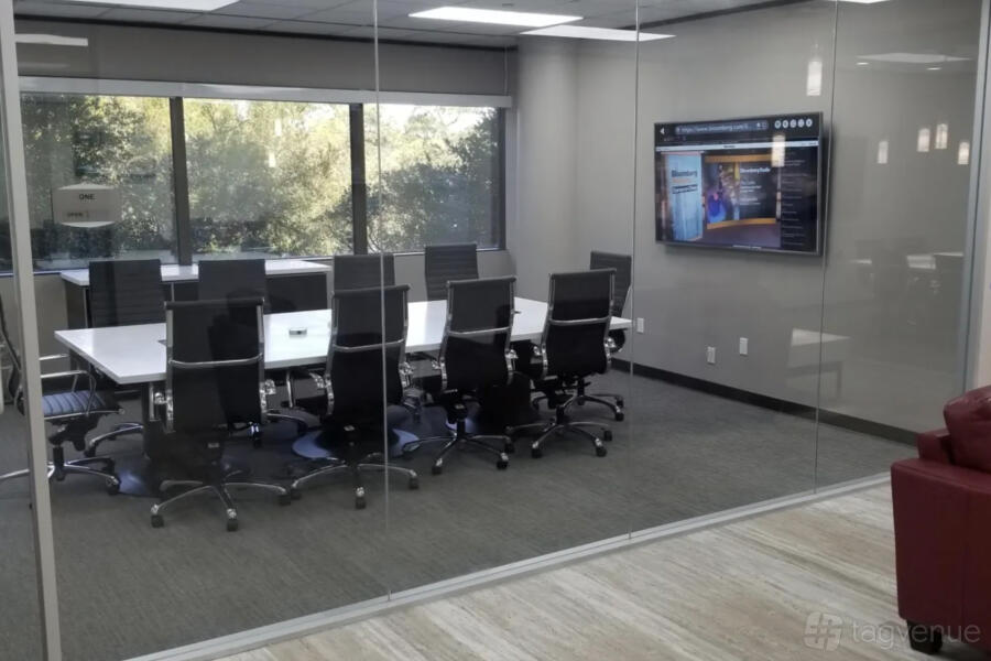 10 Person Boardroom 10 Person Boardroom