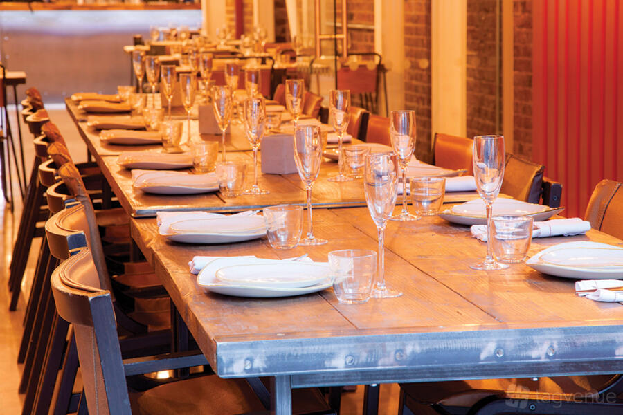 Private Dining / Meeting Room Private Dining / Meeting Room