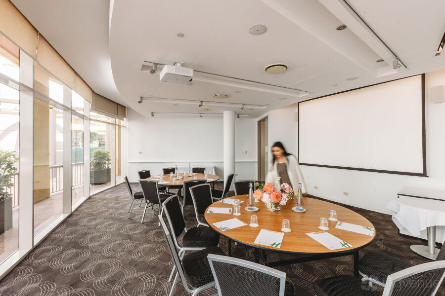 Waratah Room at Holiday Inn Sydney Potts Point