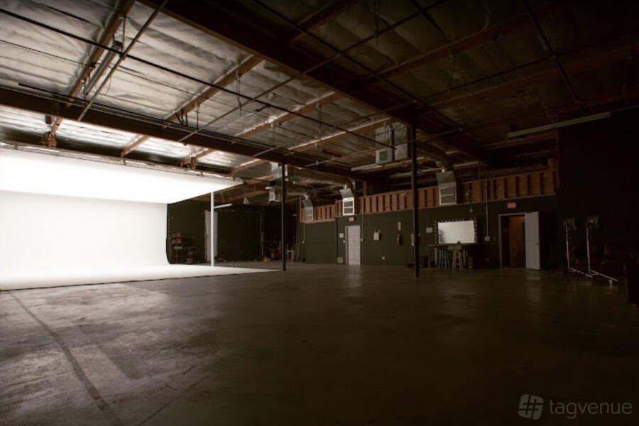 NoHo Studio Toplight NoHo Studio Toplight