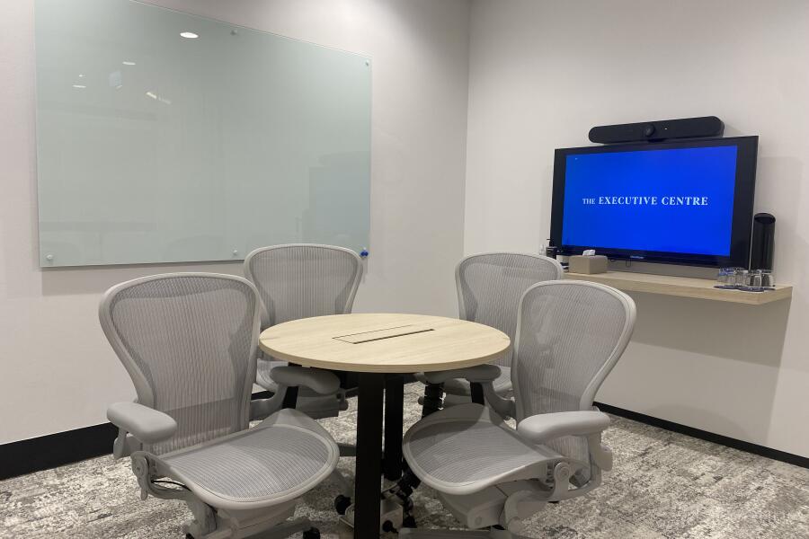 Meeting room 17D at