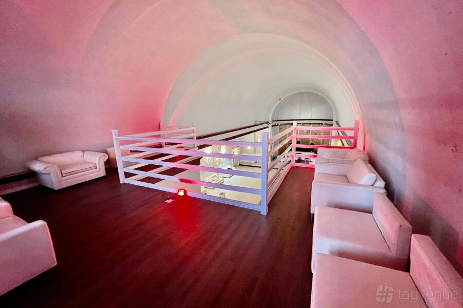 Upstairs Room Upstairs Room