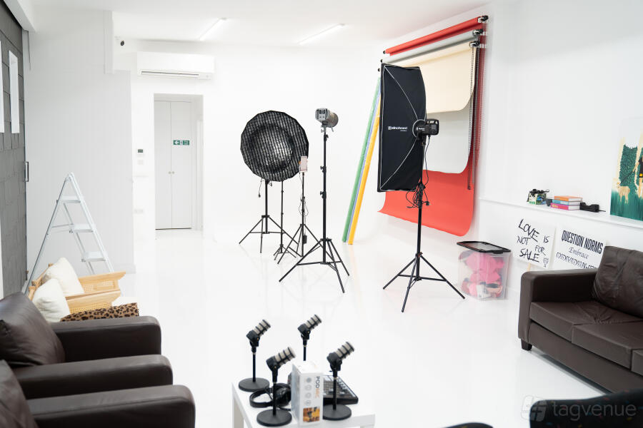 Film / Photo Studio Film / Photo Studio