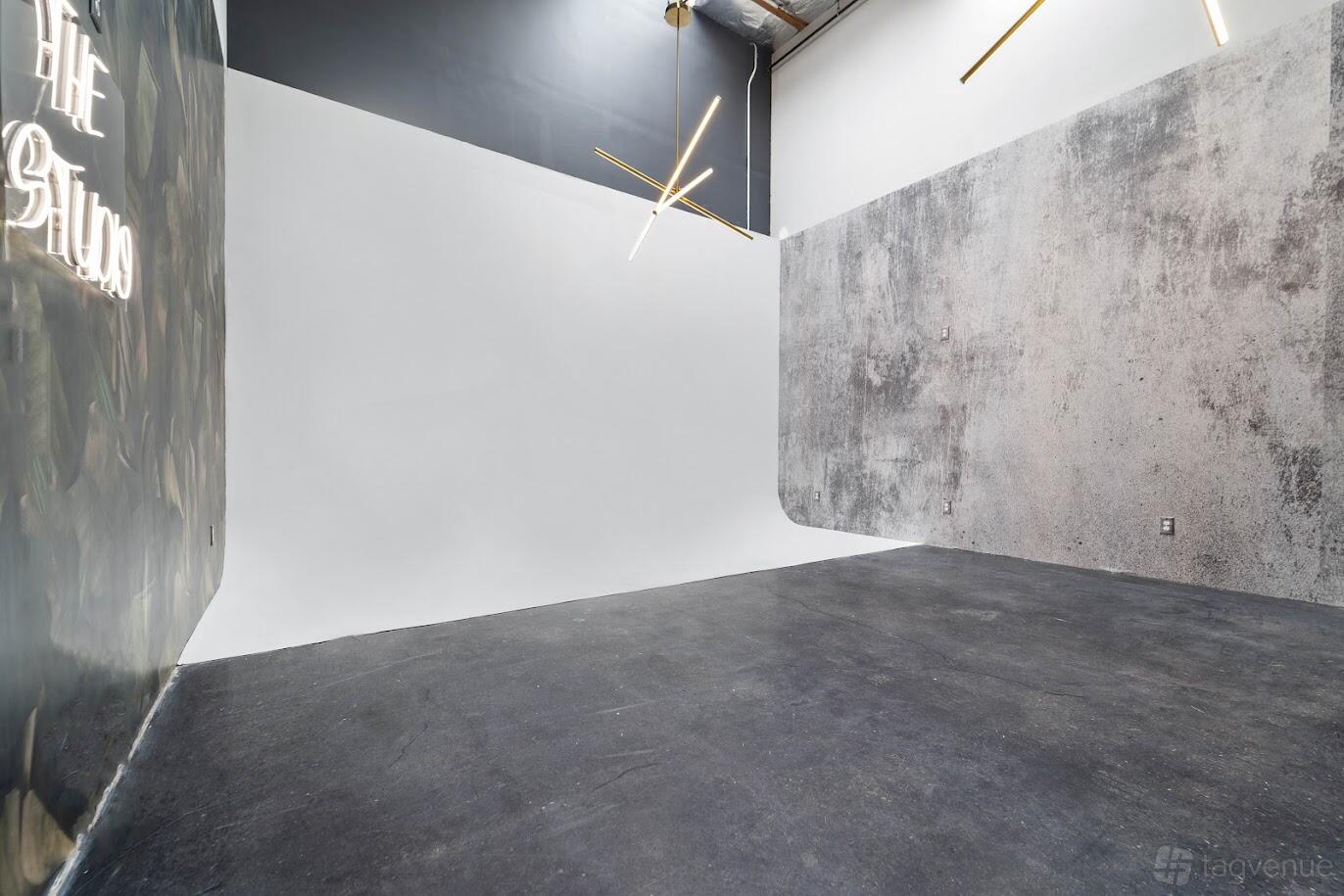 Studio - Corporate CoWork - Event Venue Rental - Tagvenue.com
