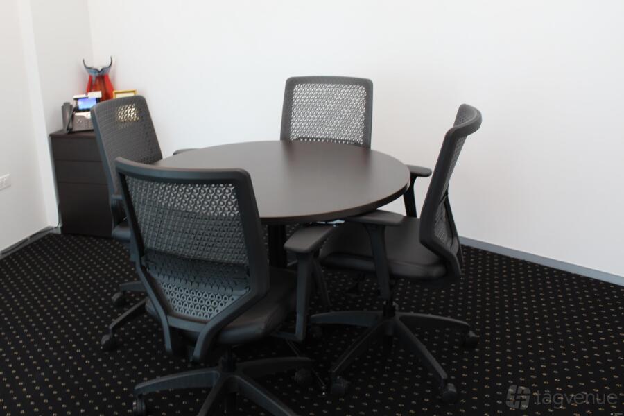 Small Meeting Room at Servcorp - River Point, West Loop, Chicago