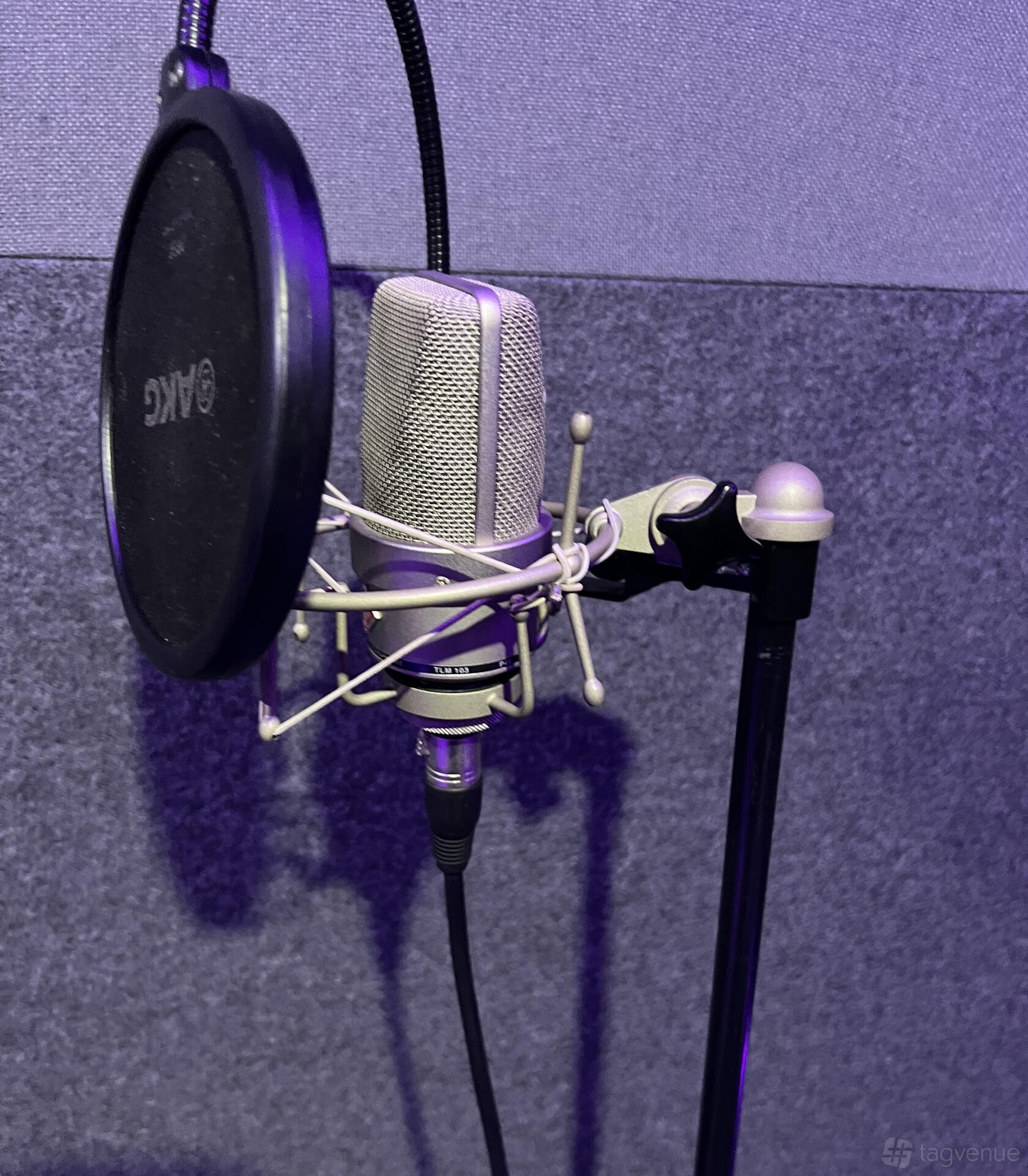 Led Rap Studio LED Room 1 - 1010 Music Studios - Event Venue Hire - Tagvenue.com