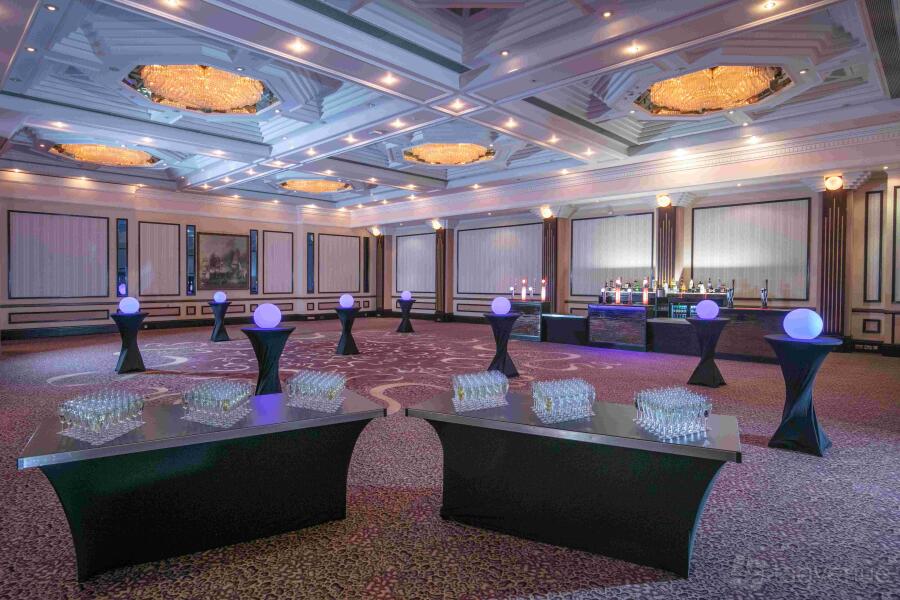 Trafalgar Suite at
