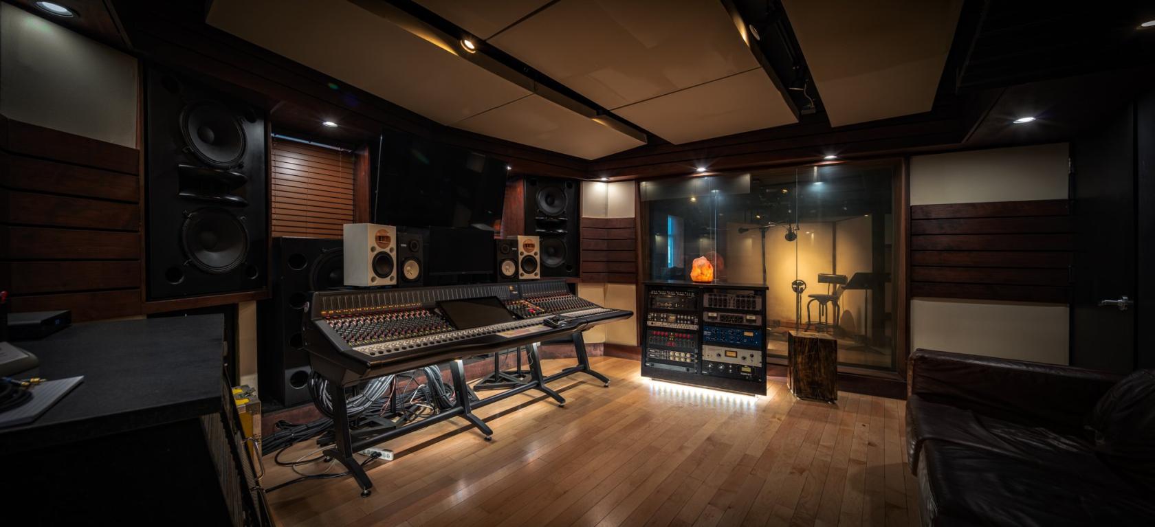 Recording Studio Rrom Legendary Recording Studio Q1 - Quad Recording Studios - Event Venue ...