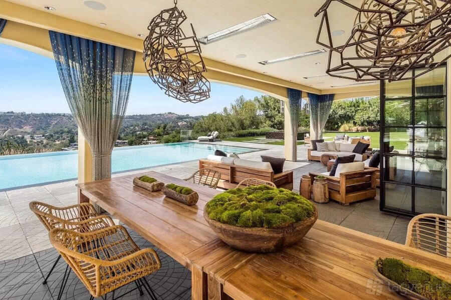 Whole Venue Whole Venue