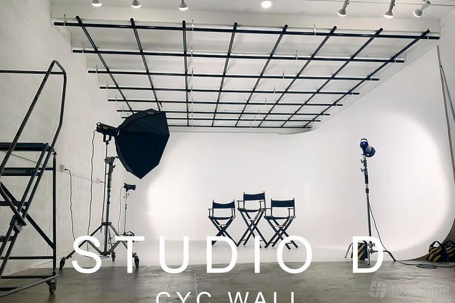 Wuul Studios - Studio D Wuul Studios - Studio D