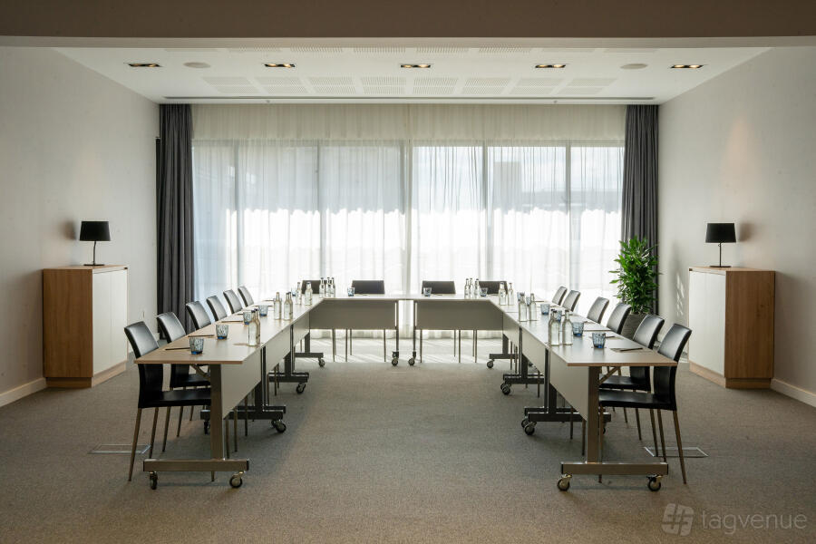 News Room at INNSiDE by Melia Liverpool