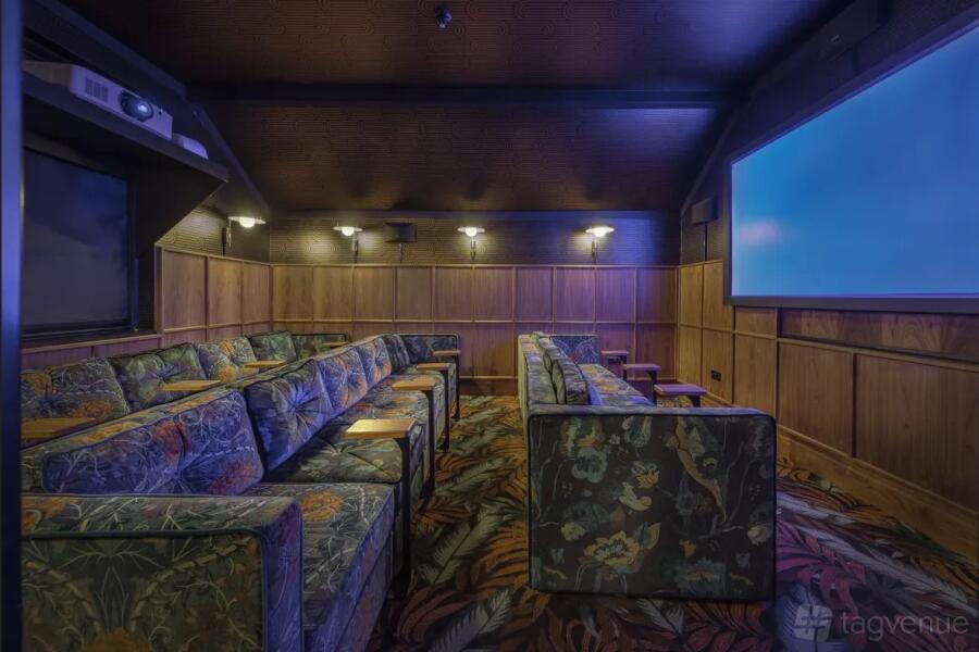 Upper Lounge Upper Lounge