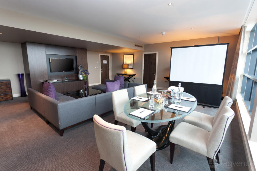 Syndicate Suite at