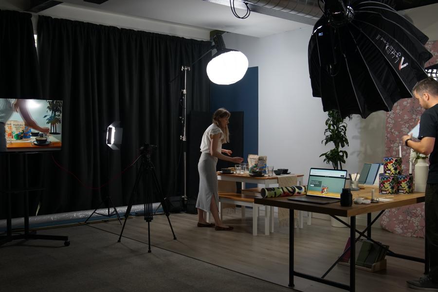 Photography & Filming Studio Photography & Filming Studio
