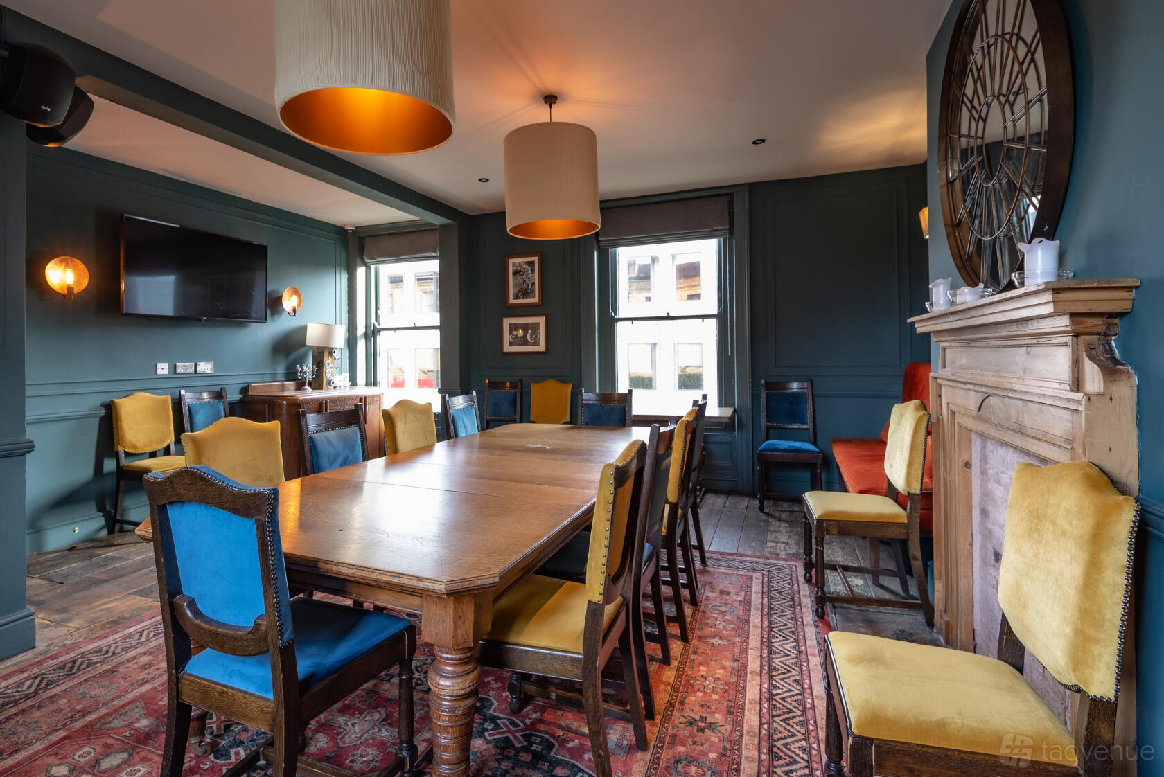 Old bicycle near shop me