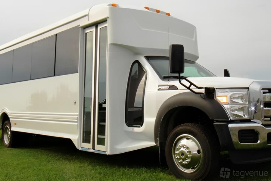 20 PAX Eecalade Limo at