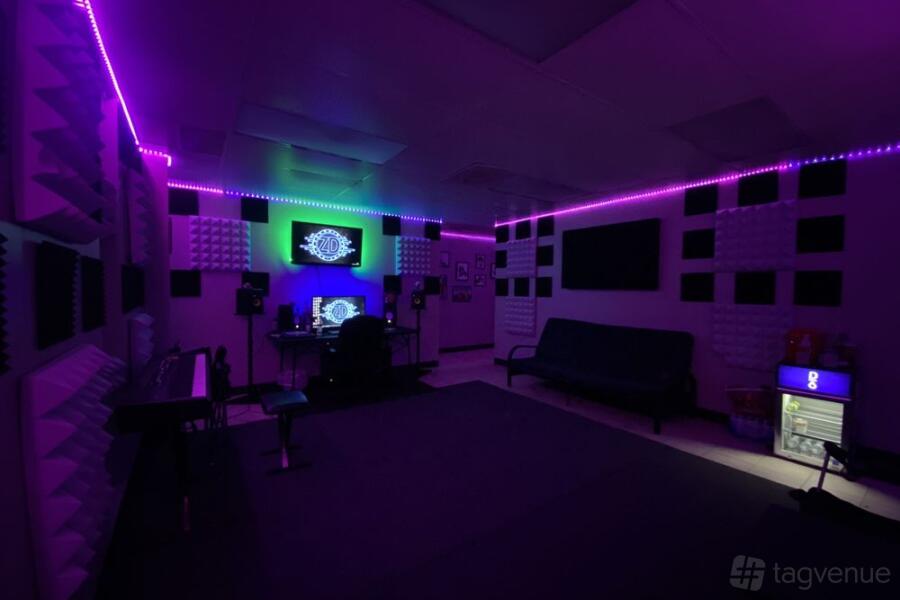 Entire Studio Entire Studio