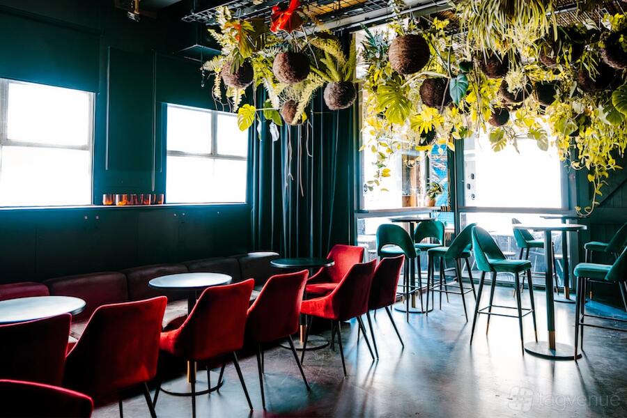 Entire Bar Entire Bar