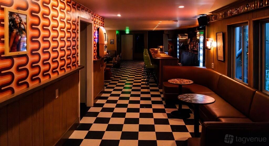 Rick's side - Rick & Roxy's - Event Venue Rental - Tagvenue.com