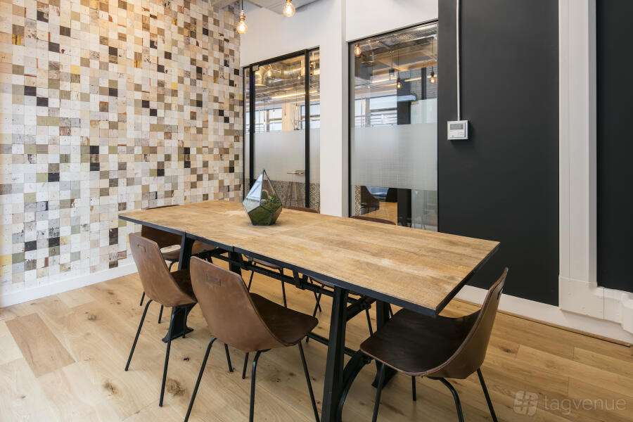 6 Person Meeting Room 6 Person Meeting Room