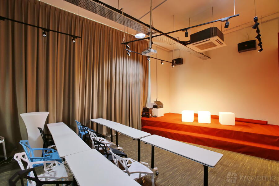 RN Space (Kakit Bukit MRT) / RN Space (Kakit Bukit MRT) /