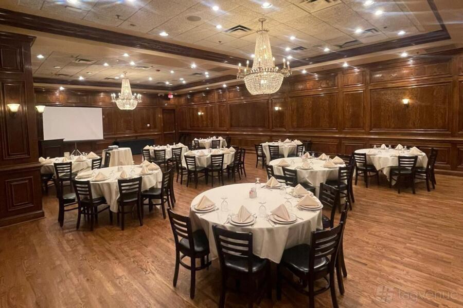 Barbaresco (Half Ballroom) at Maggiano's Little Italy Chevy Chase